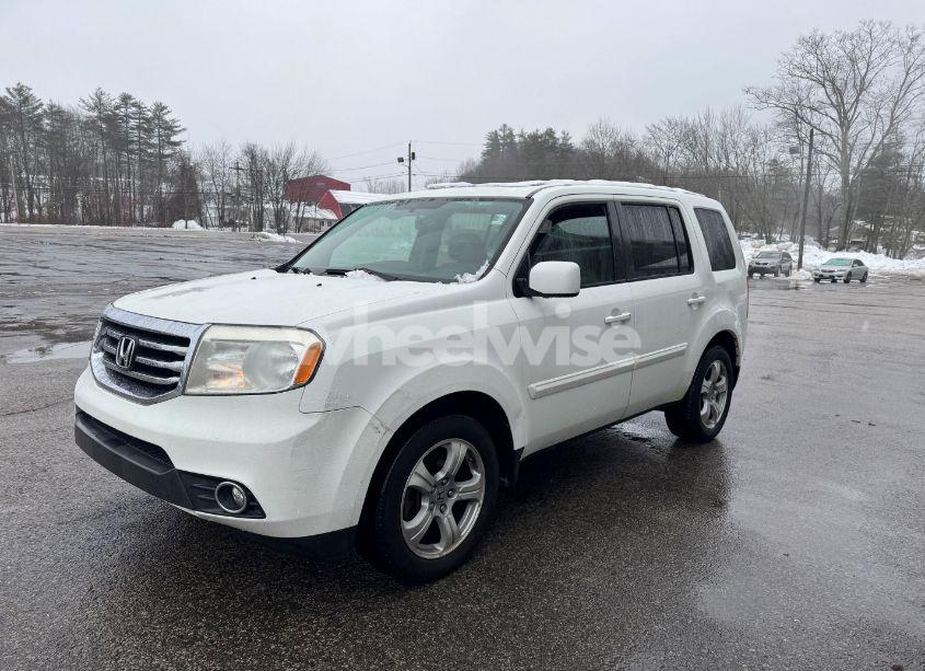 Photo 2 of 2015 Honda Pilot EX-L (VIN 5FNYF4H59FB045733)