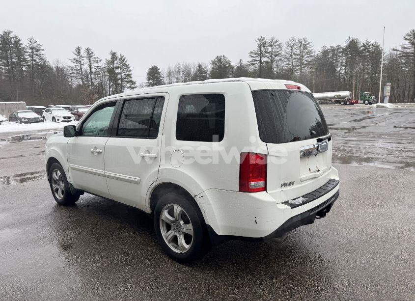 Photo 3 of 2015 Honda Pilot EX-L (VIN 5FNYF4H59FB045733)
