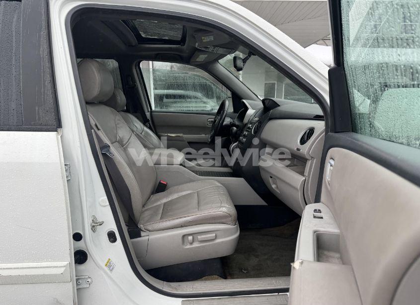 Photo 5 of 2015 Honda Pilot EX-L (VIN 5FNYF4H59FB045733)
