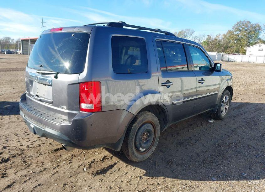 Photo 4 of 2015 Honda Pilot EX-L (VIN 5FNYF4H59FB060023)