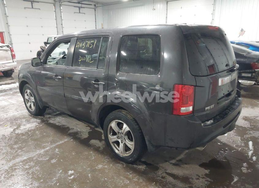 Photo 3 of 2015 Honda Pilot EX-L (VIN 5FNYF4H59FB069269)