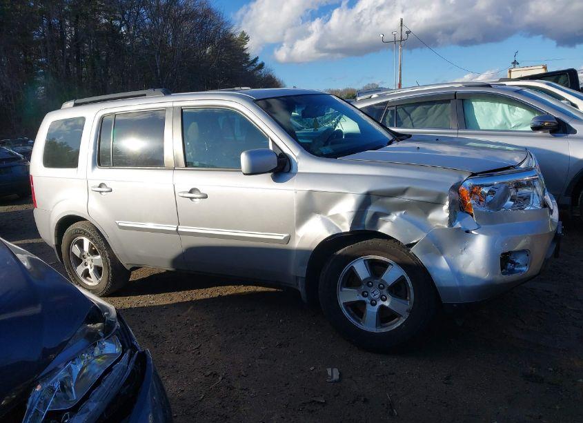 Photo 13 of 2010 Honda Pilot EX-L (VIN 5FNYF4H5XAB016802)