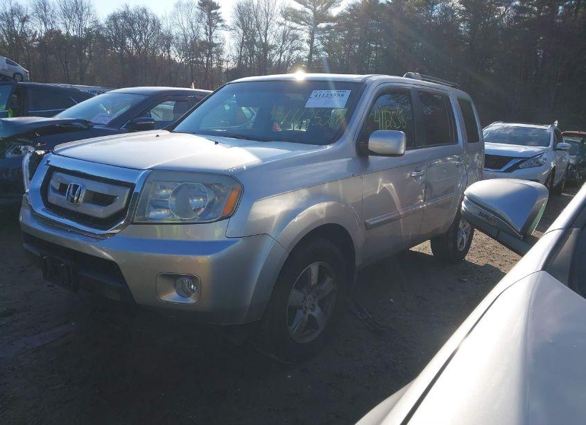 Photo 2 of 2010 Honda Pilot EX-L (VIN 5FNYF4H5XAB016802)
