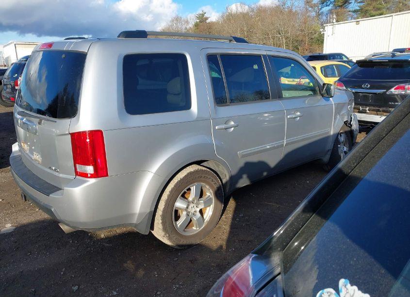 Photo 4 of 2010 Honda Pilot EX-L (VIN 5FNYF4H5XAB016802)