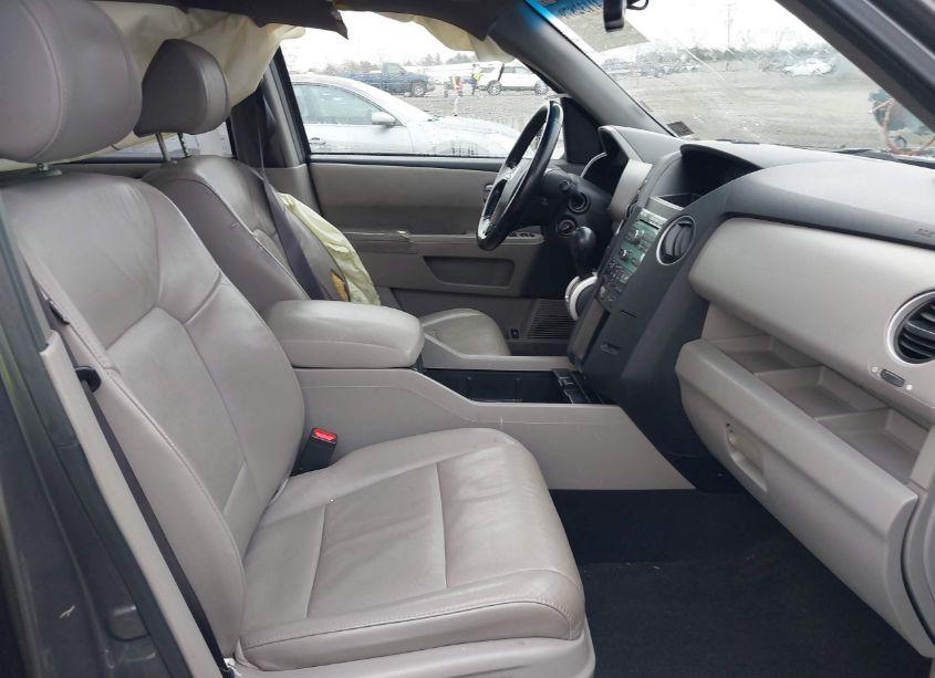 Photo 5 of 2010 Honda Pilot EX-L (VIN 5FNYF4H5XAB026018)