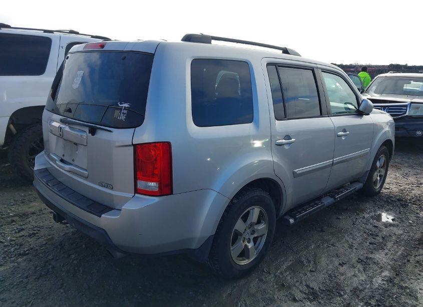 Photo 4 of 2011 Honda Pilot EX-L (VIN 5FNYF4H5XBB046481)