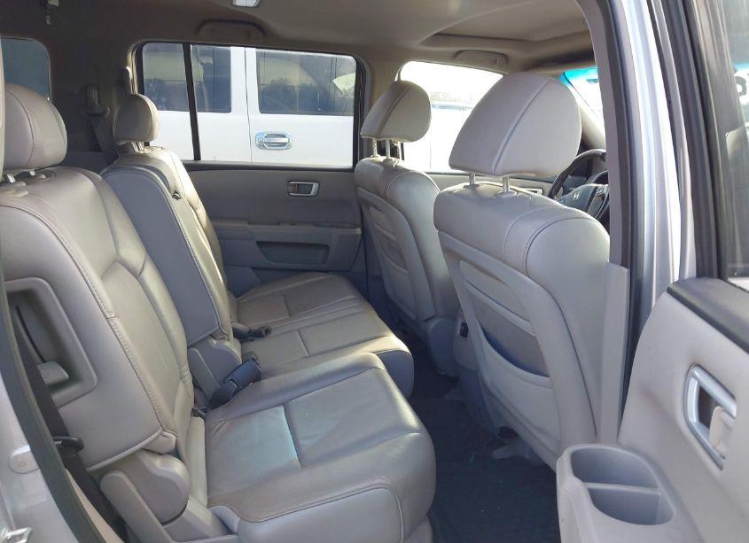 Photo 8 of 2011 Honda Pilot EX-L (VIN 5FNYF4H5XBB046481)