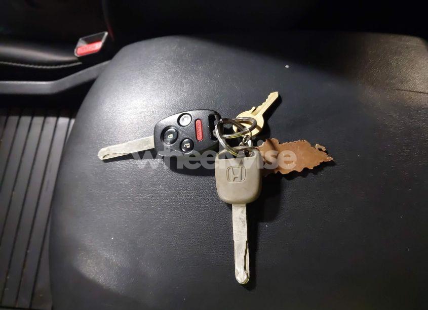 Photo 11 of 2011 Honda Pilot EX-L (VIN 5FNYF4H5XBB104301)