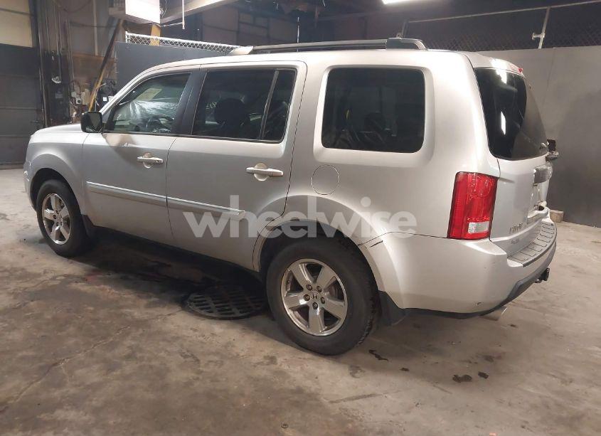 Photo 3 of 2011 Honda Pilot EX-L (VIN 5FNYF4H5XBB104301)