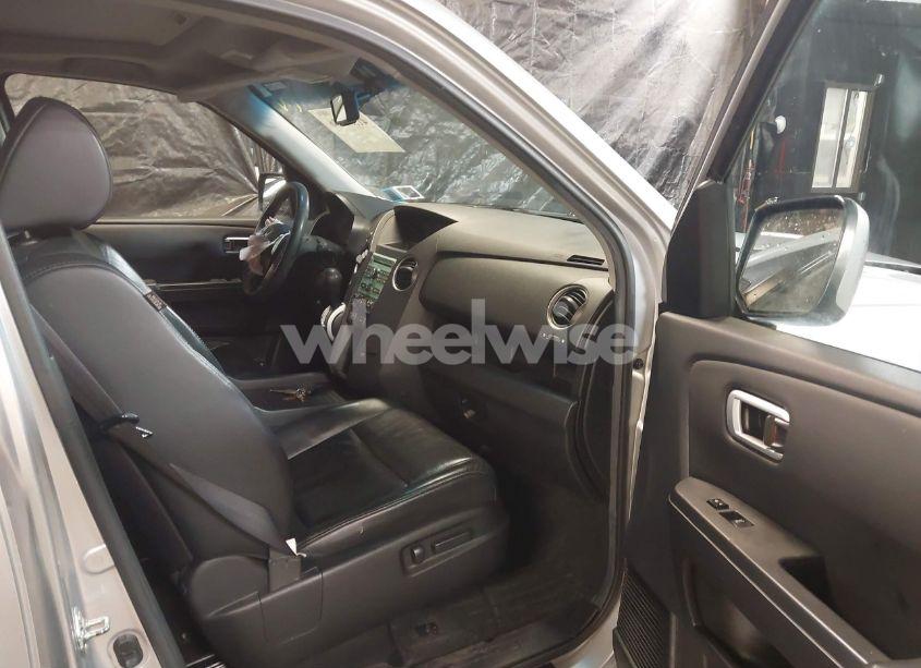 Photo 5 of 2011 Honda Pilot EX-L (VIN 5FNYF4H5XBB104301)