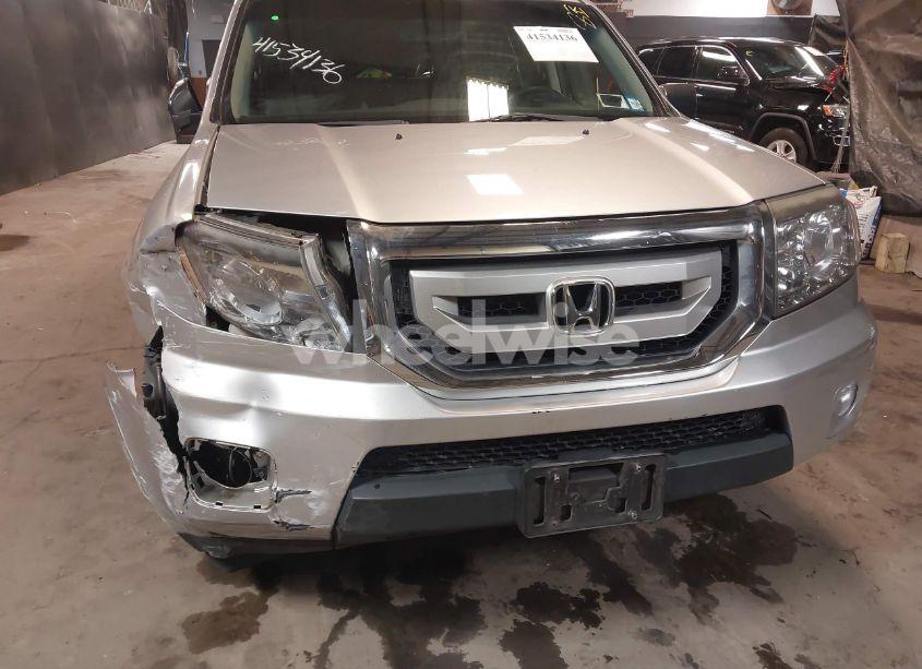 Photo 6 of 2011 Honda Pilot EX-L (VIN 5FNYF4H5XBB104301)