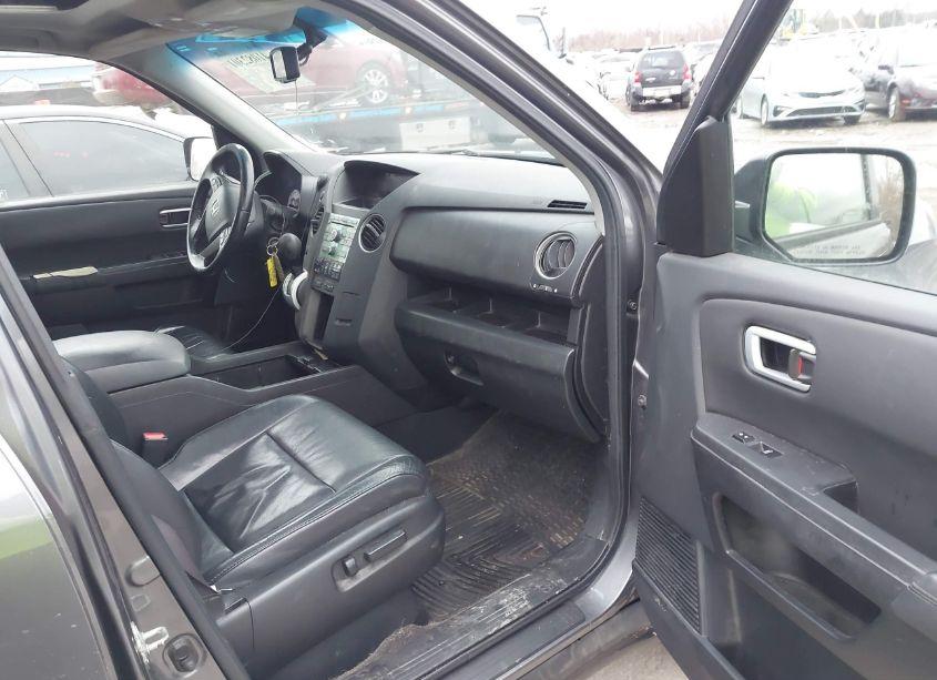 Photo 5 of 2011 Honda Pilot EX-L (VIN 5FNYF4H5XBB104931)