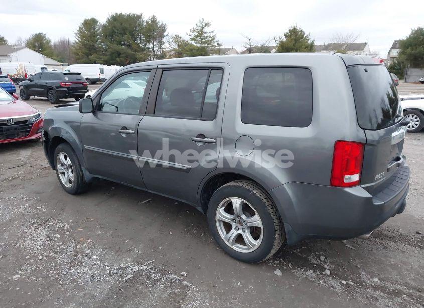 Photo 3 of 2012 Honda Pilot EX-L (VIN 5FNYF4H5XCB065694)