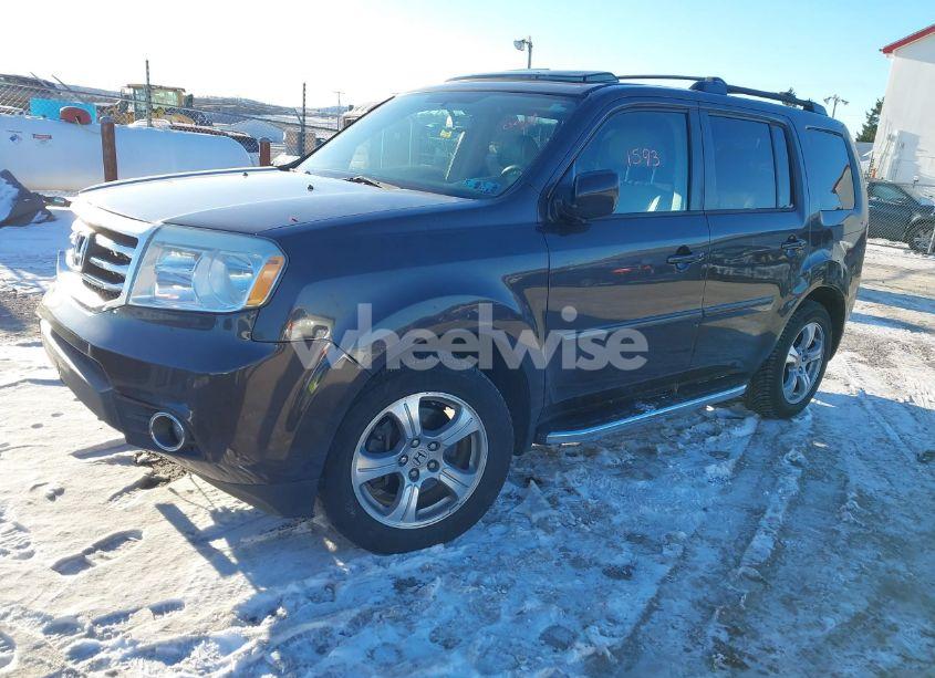 Photo 2 of 2013 Honda Pilot EX-L (VIN 5FNYF4H5XDB070685)