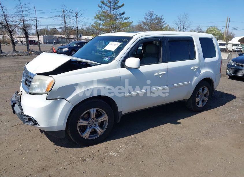 Photo 2 of 2013 Honda Pilot EX-L (VIN 5FNYF4H5XDB075692)