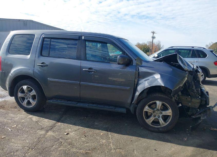 2015 Honda Pilot EX-L (VIN 5FNYF4H5XFB050049) main photo