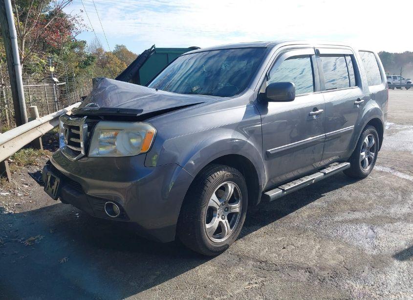 Photo 2 of 2015 Honda Pilot EX-L (VIN 5FNYF4H5XFB050049)