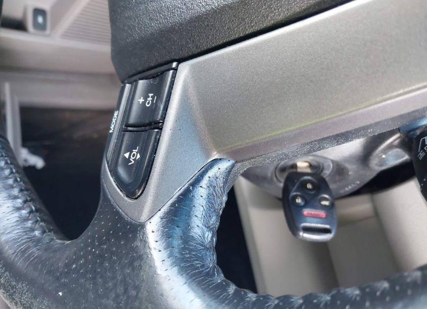 Photo 11 of 2011 Honda Pilot EX-L (VIN 5FNYF4H60BB004264)