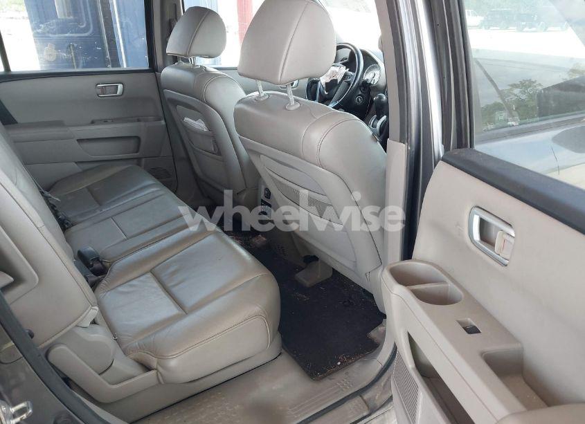 Photo 8 of 2011 Honda Pilot EX-L (VIN 5FNYF4H61BB040660)