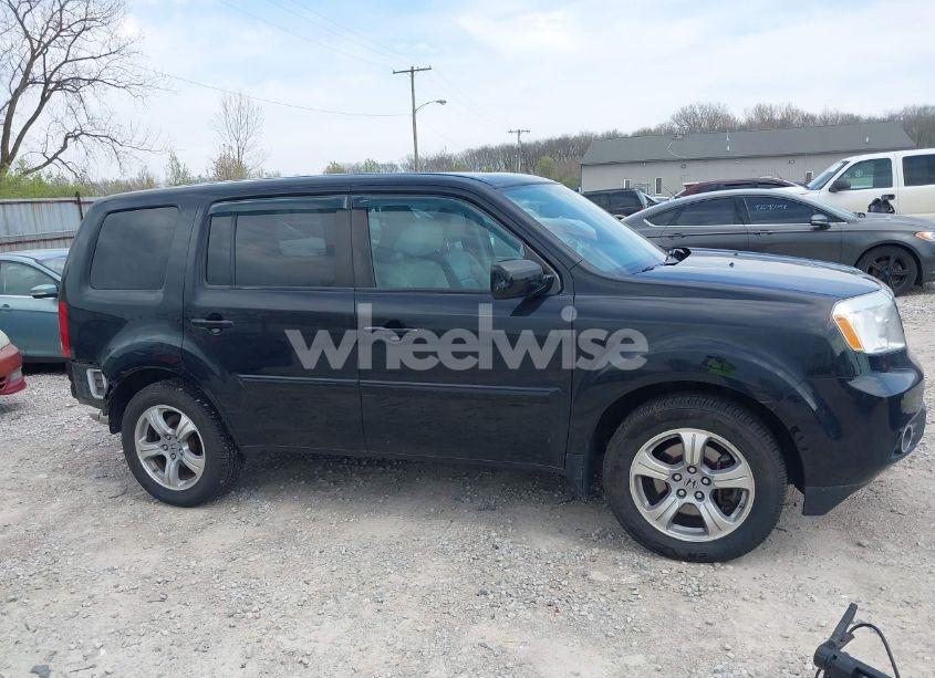 Photo 13 of 2015 Honda Pilot EX-L (VIN 5FNYF4H61FB001749)