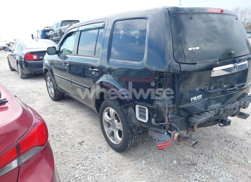 Photo 3 of 2015 Honda Pilot EX-L (VIN 5FNYF4H61FB001749)