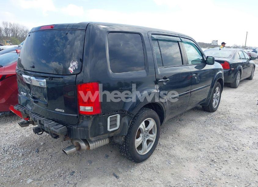 Photo 4 of 2015 Honda Pilot EX-L (VIN 5FNYF4H61FB001749)