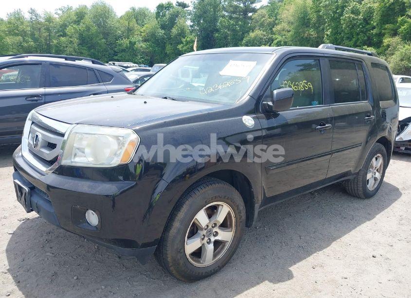 Photo 2 of 2011 Honda Pilot EX-L (VIN 5FNYF4H63BB091514)