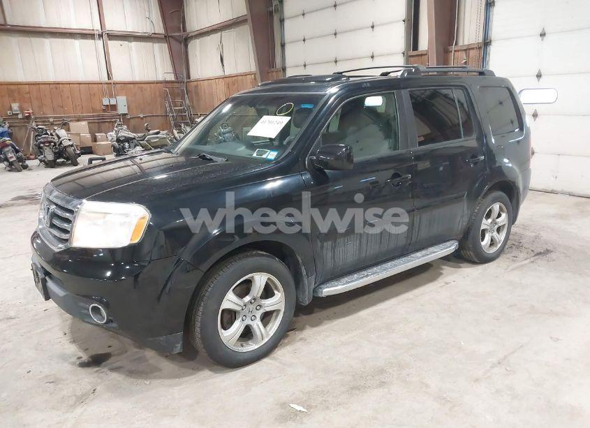 Photo 2 of 2014 Honda Pilot EX-L (VIN 5FNYF4H63EB040048)