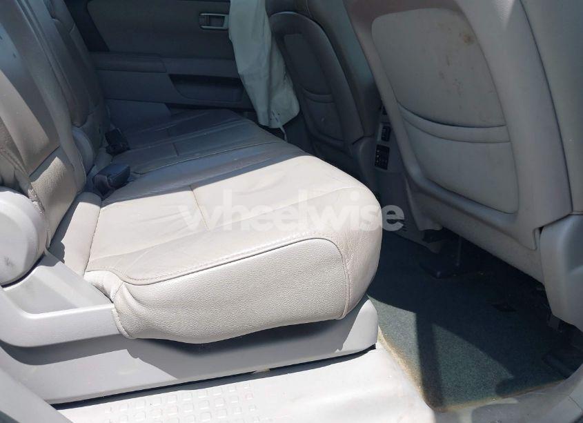 Photo 8 of 2015 Honda Pilot EX-L (VIN 5FNYF4H63FB016737)