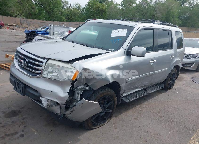 Photo 2 of 2015 Honda Pilot EX-L (VIN 5FNYF4H63FB035479)