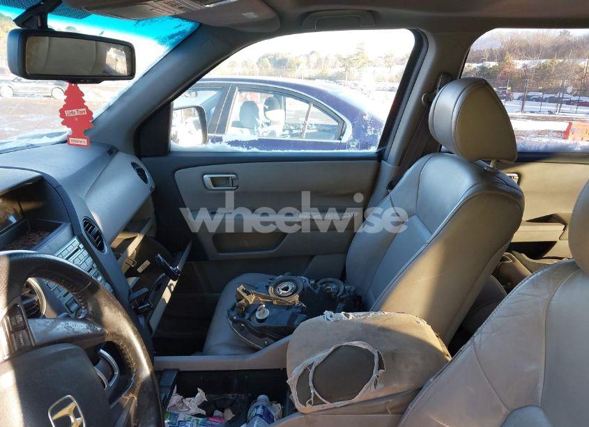 Photo 5 of 2011 Honda Pilot EX-L (VIN 5FNYF4H64BB020144)