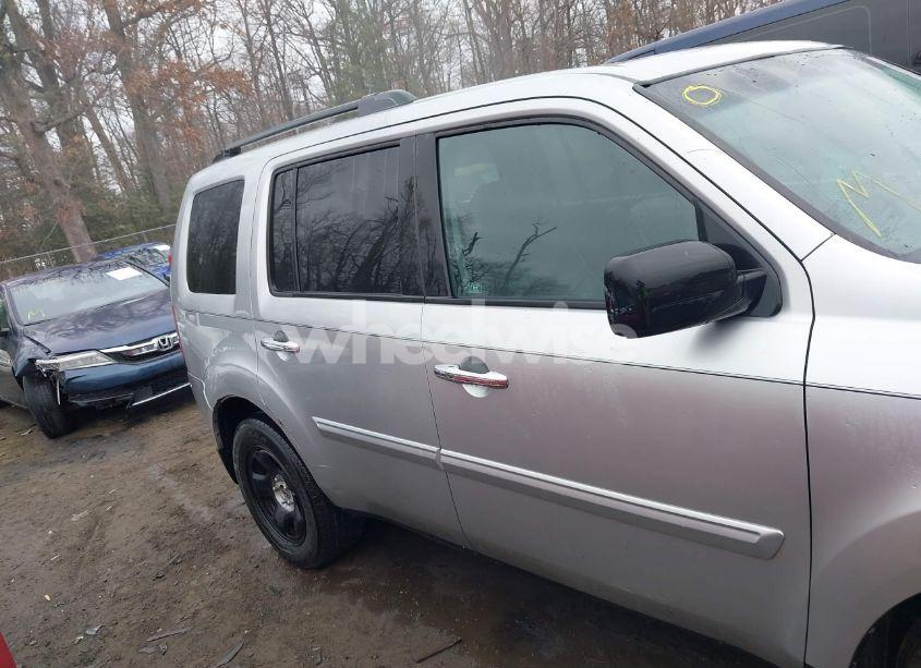 Photo 14 of 2011 Honda Pilot EX-L (VIN 5FNYF4H64BB040295)
