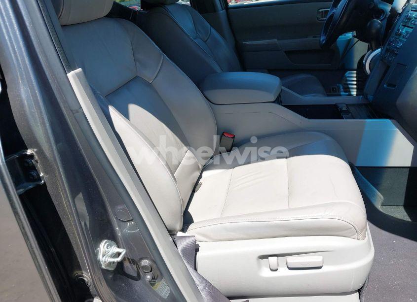 Photo 5 of 2011 Honda Pilot EX-L (VIN 5FNYF4H64BB090811)