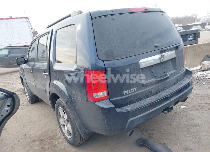 Photo 3 of 2011 Honda Pilot EX-L (VIN 5FNYF4H64BB103413)