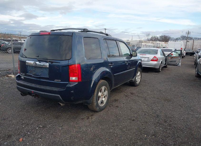 Photo 4 of 2010 Honda Pilot EX-L (VIN 5FNYF4H65AB002475)