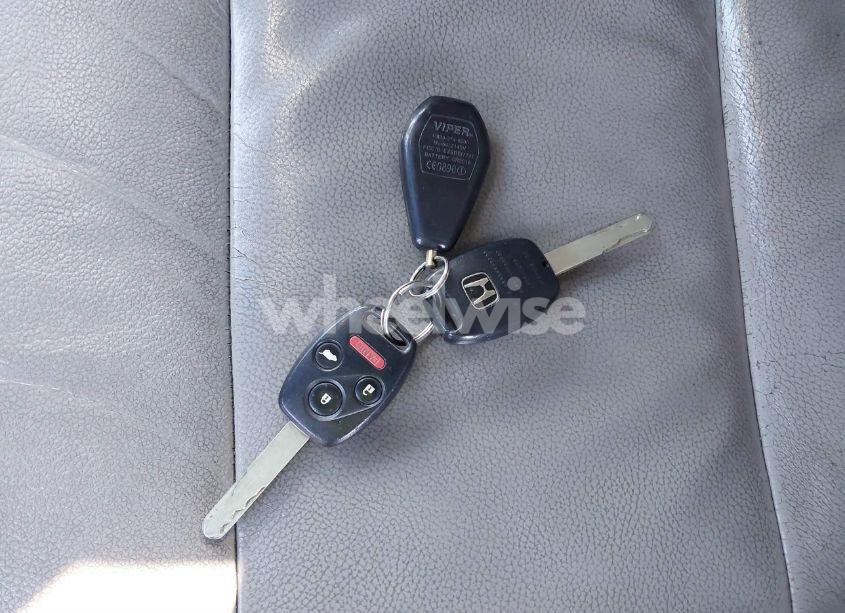 Photo 11 of 2010 Honda Pilot EX-L (VIN 5FNYF4H65AB030843)