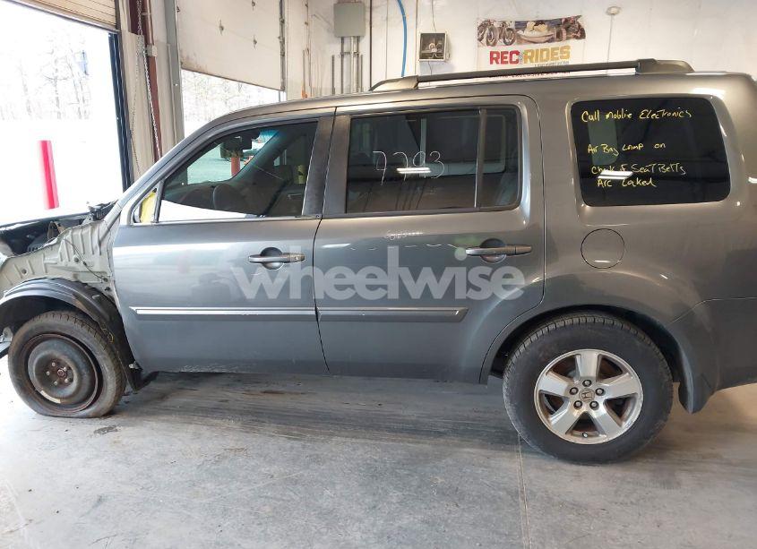 Photo 14 of 2011 Honda Pilot EX-L (VIN 5FNYF4H65BB024672)