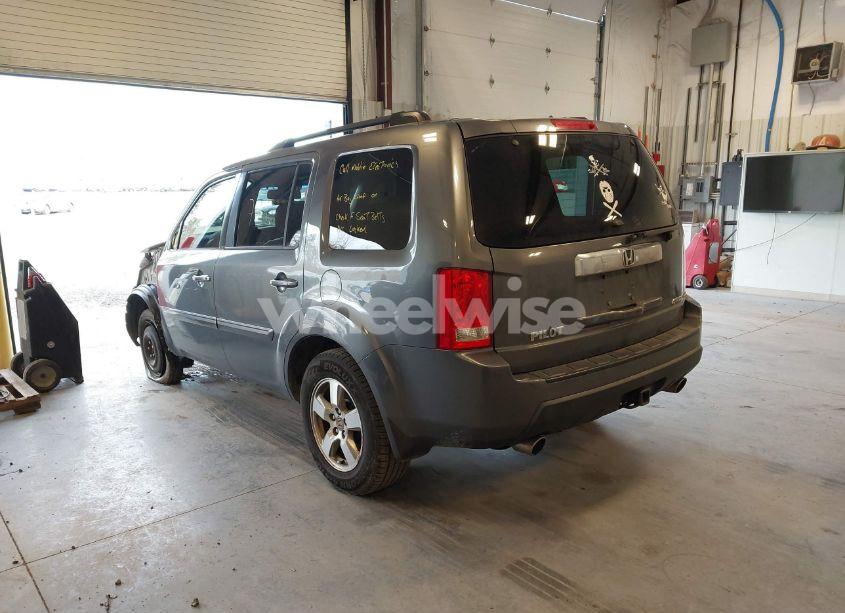 Photo 3 of 2011 Honda Pilot EX-L (VIN 5FNYF4H65BB024672)