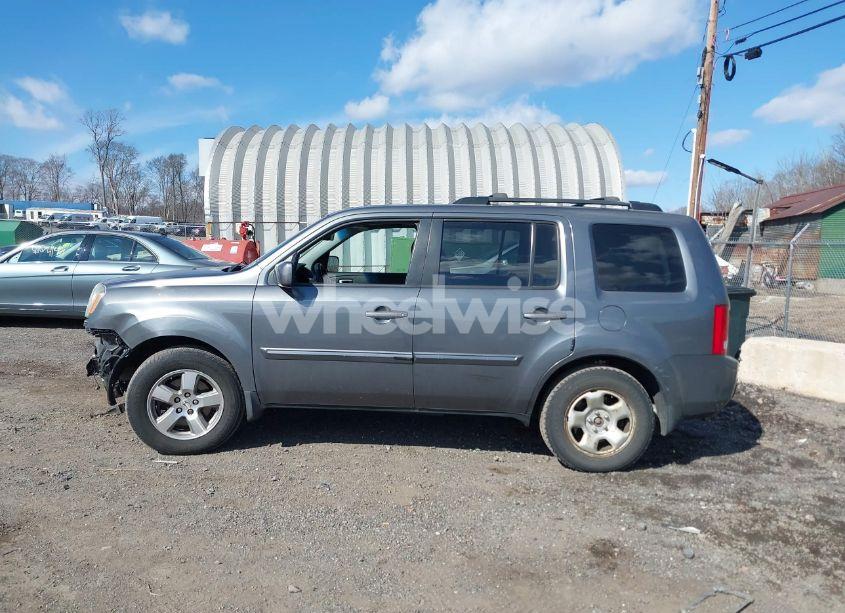 Photo 14 of 2011 Honda Pilot EX-L (VIN 5FNYF4H65BB068140)