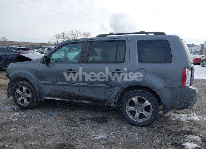 Photo 13 of 2013 Honda Pilot EX-L (VIN 5FNYF4H65DB001749)