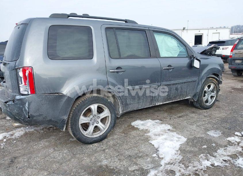 Photo 4 of 2013 Honda Pilot EX-L (VIN 5FNYF4H65DB001749)