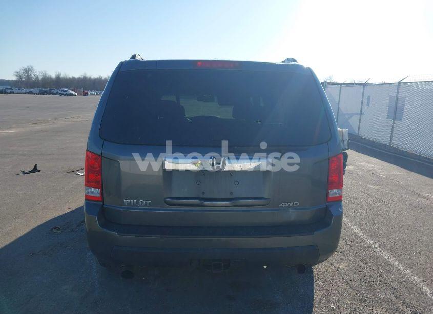 Photo 16 of 2011 Honda Pilot EX-L (VIN 5FNYF4H66BB009260)