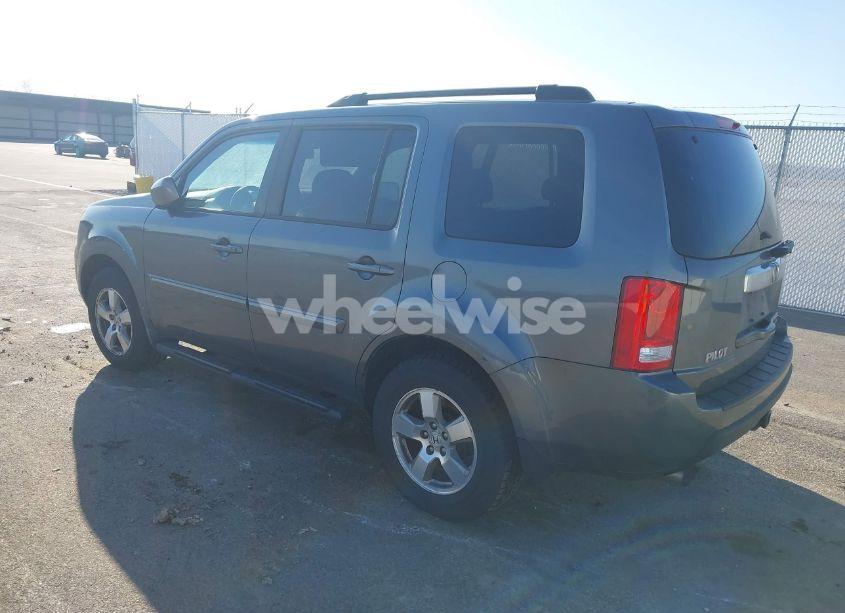 Photo 3 of 2011 Honda Pilot EX-L (VIN 5FNYF4H66BB009260)