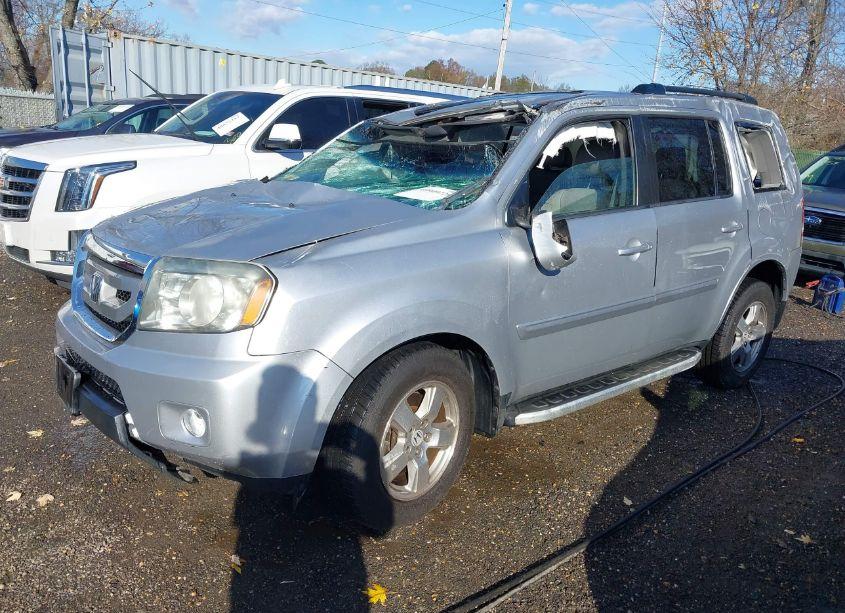 Photo 2 of 2011 Honda Pilot EX-L (VIN 5FNYF4H67BB036788)