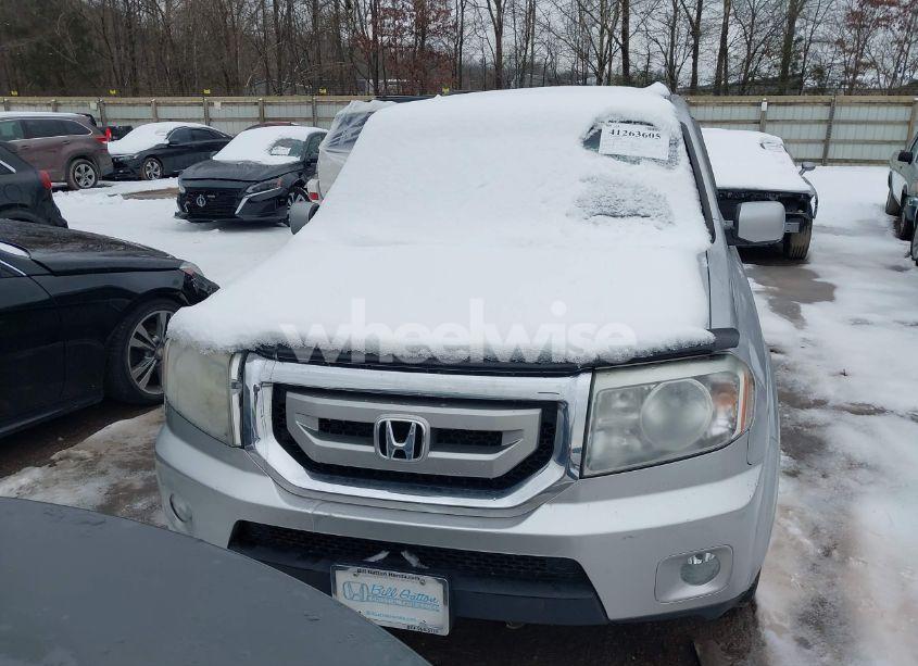 Photo 12 of 2011 Honda Pilot EX-L (VIN 5FNYF4H68BB024536)