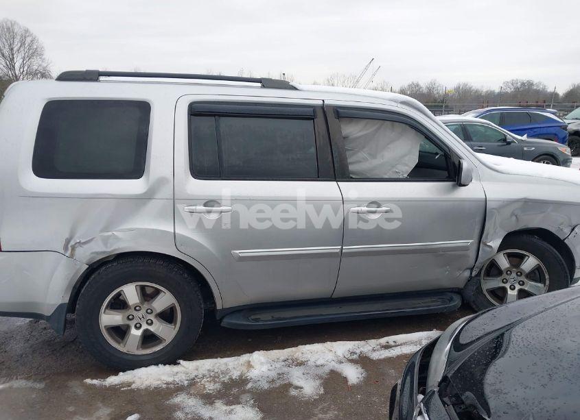 Photo 13 of 2011 Honda Pilot EX-L (VIN 5FNYF4H68BB024536)