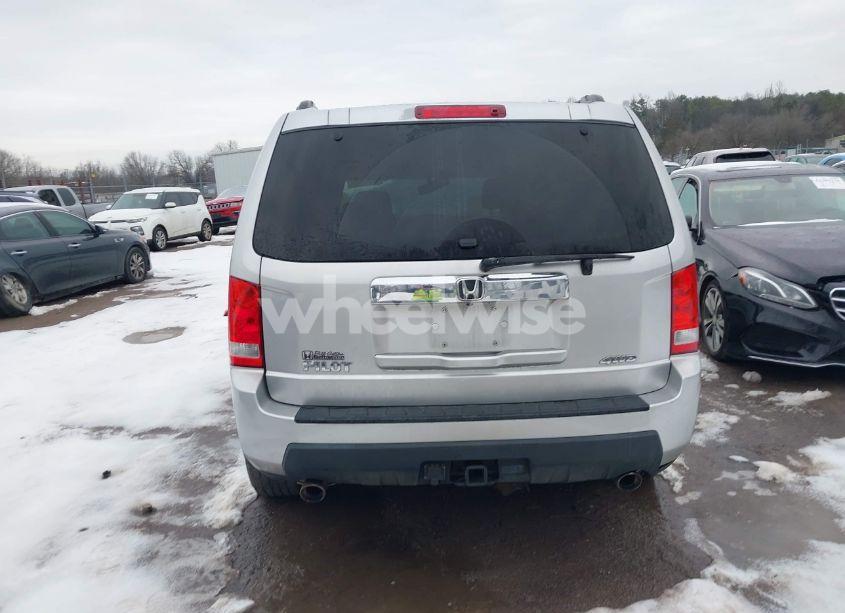 Photo 16 of 2011 Honda Pilot EX-L (VIN 5FNYF4H68BB024536)
