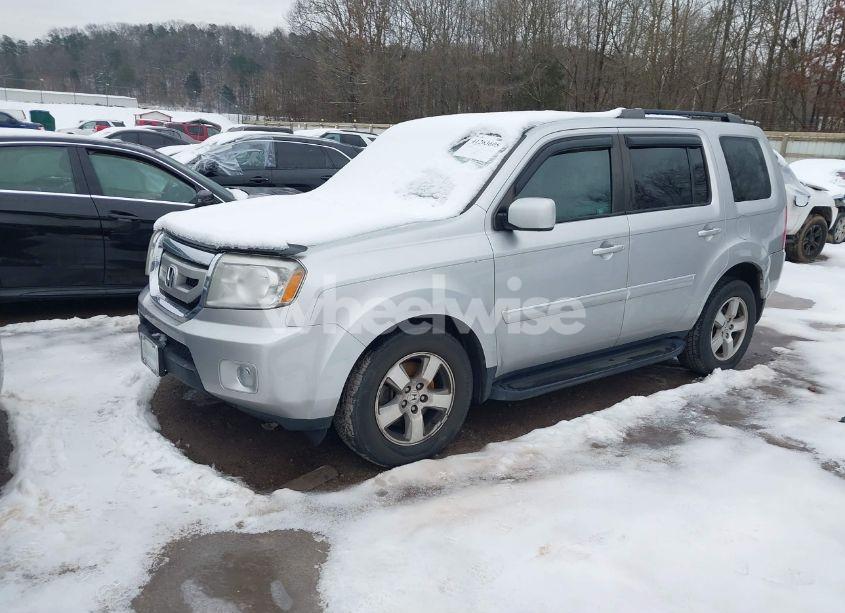 Photo 2 of 2011 Honda Pilot EX-L (VIN 5FNYF4H68BB024536)