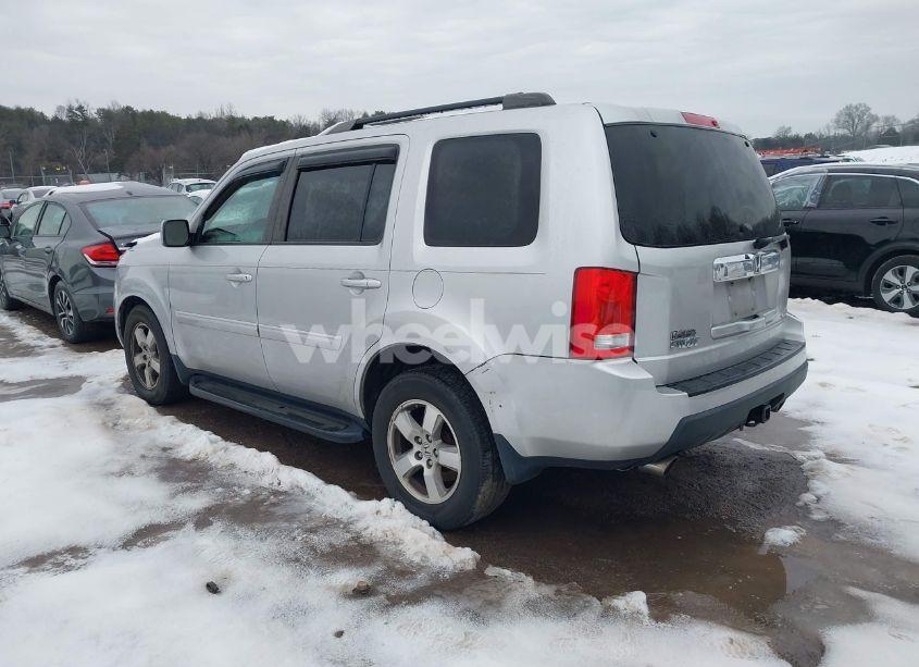 Photo 3 of 2011 Honda Pilot EX-L (VIN 5FNYF4H68BB024536)