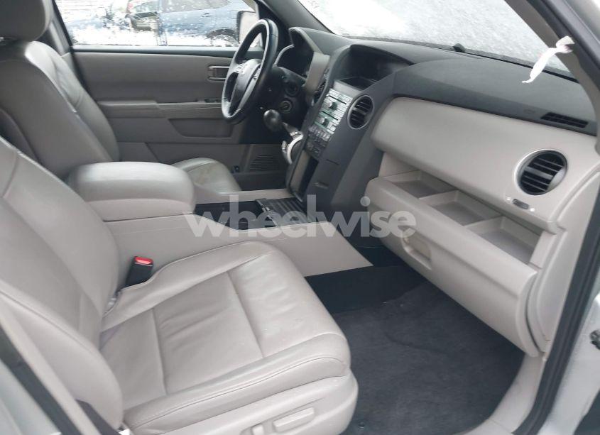 Photo 5 of 2011 Honda Pilot EX-L (VIN 5FNYF4H68BB024536)